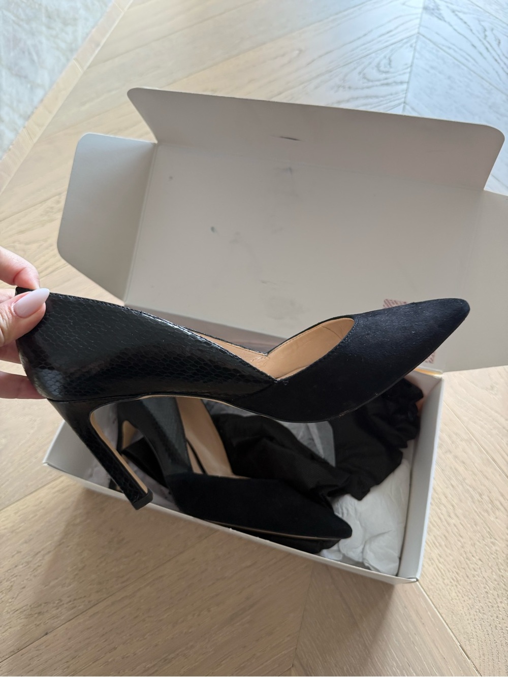 White House Black Market Black Pointed-Toe suede leather natalee Pumps